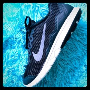 Nike Flex Experience Size 9 Women’s Black